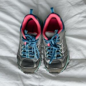 Merrell Waterproof Girls Hiking Shoes Size 11